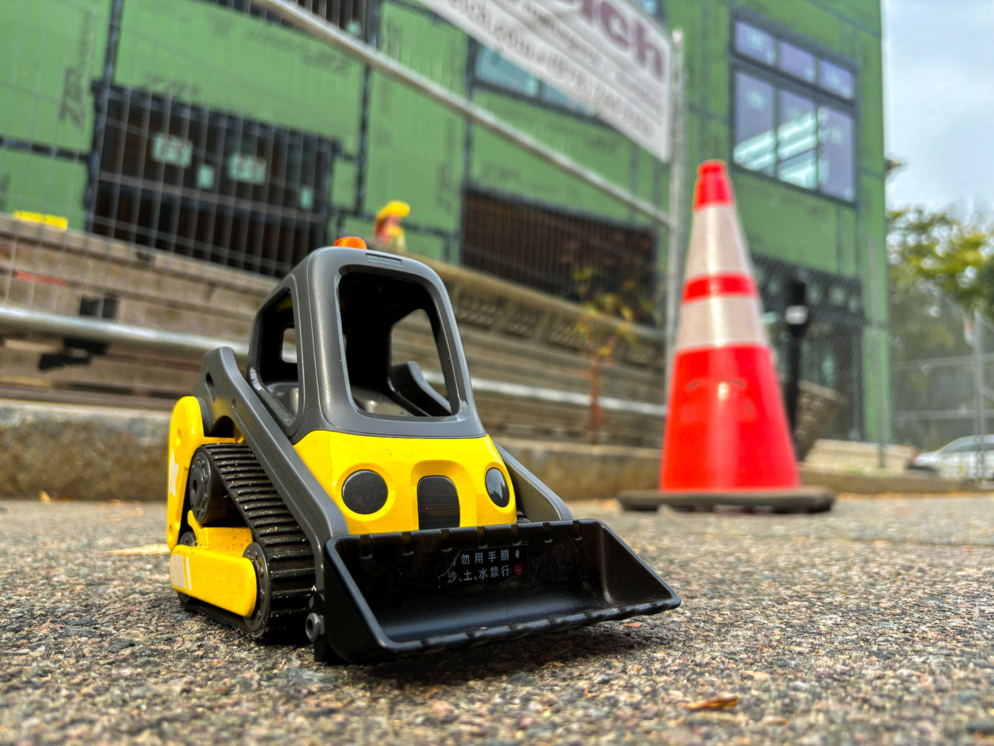 Ultimate Skidsteer Remote Control Digger