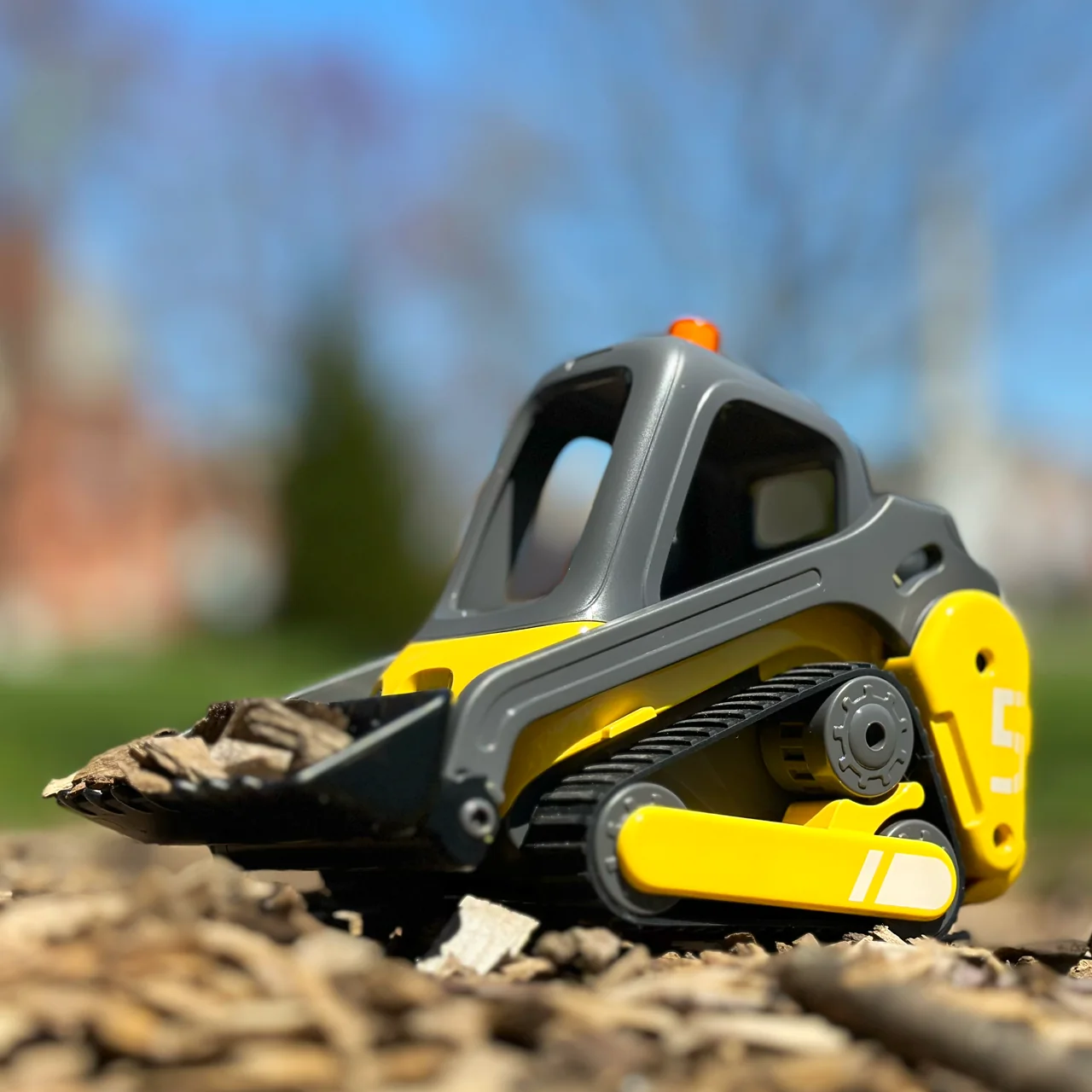 Ultimate Skidsteer Remote Control Digger